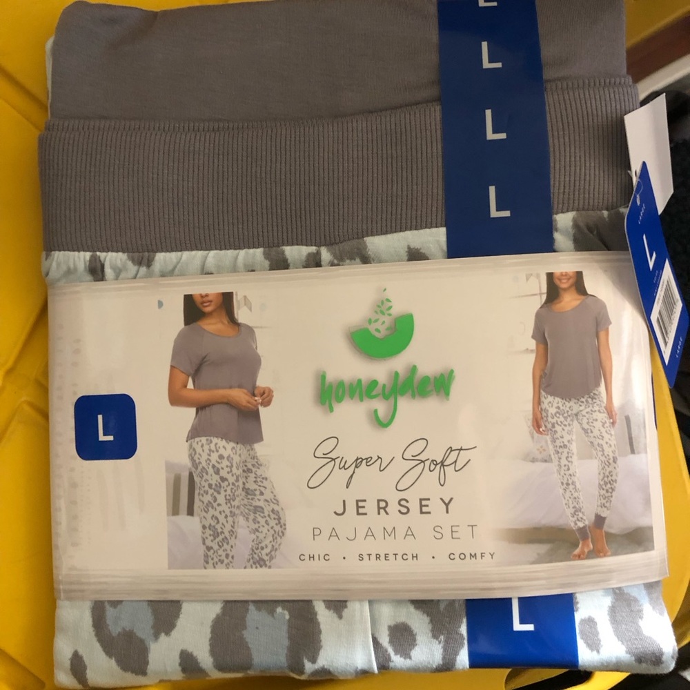 Honey dew ladies 2-pieces pajama jogger set